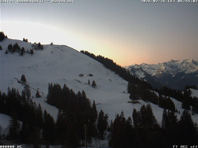 Archived image Webcam mountain restaurant Bärenfang, Hochstuckli Sattel