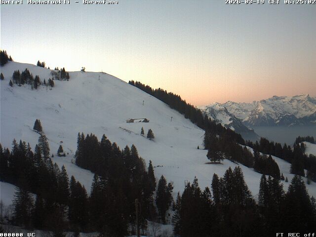 Archived image Webcam mountain restaurant Bärenfang, Hochstuckli Sattel