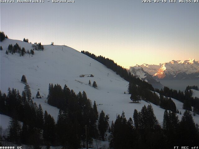 Archived image Webcam mountain restaurant Bärenfang, Hochstuckli Sattel