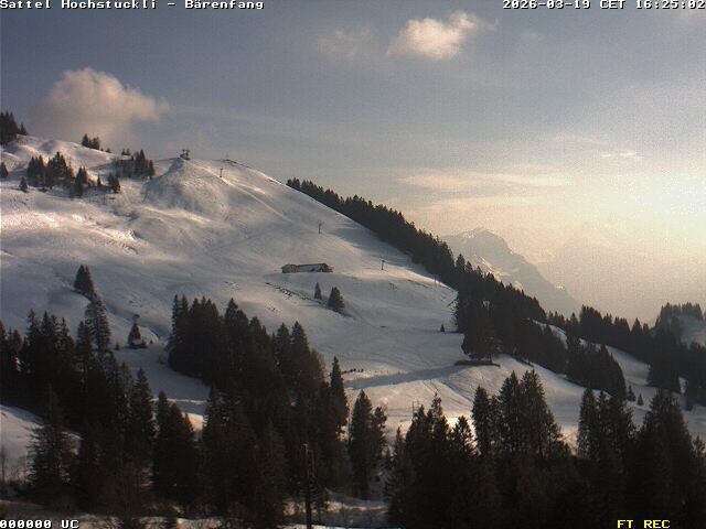 Archived image Webcam mountain restaurant Bärenfang, Hochstuckli Sattel