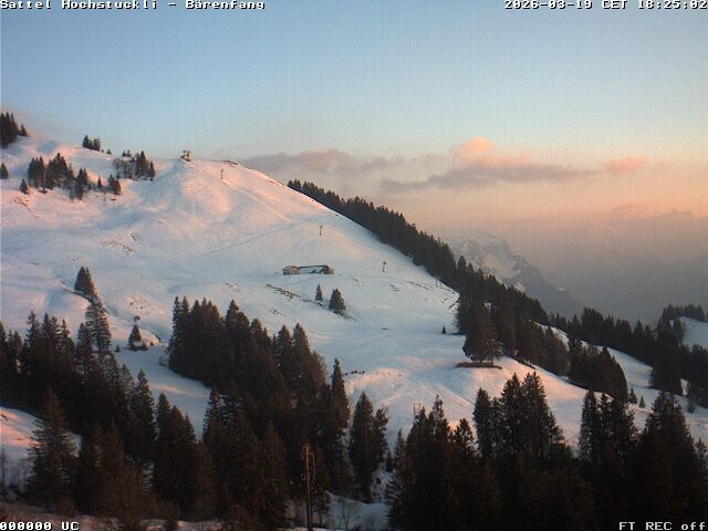 Archived image Webcam mountain restaurant Bärenfang, Hochstuckli Sattel