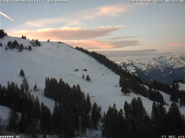 Archived image Webcam mountain restaurant Bärenfang, Hochstuckli Sattel