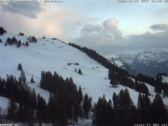 Archived image Webcam mountain restaurant Bärenfang, Hochstuckli Sattel