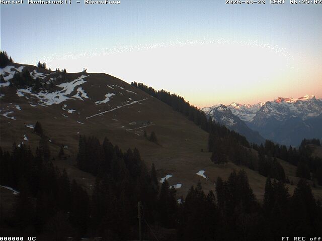 Archived image Webcam mountain restaurant Bärenfang, Hochstuckli Sattel