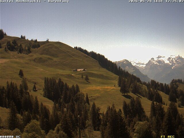 Archived image Webcam mountain restaurant Bärenfang, Hochstuckli Sattel