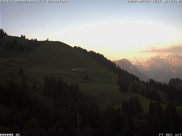 Archived image Webcam mountain restaurant Bärenfang, Hochstuckli Sattel