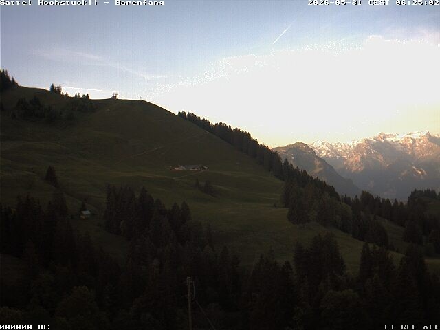 Archived image Webcam mountain restaurant Bärenfang, Hochstuckli Sattel