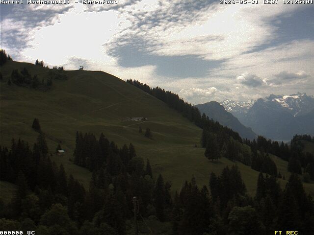 Archived image Webcam mountain restaurant Bärenfang, Hochstuckli Sattel