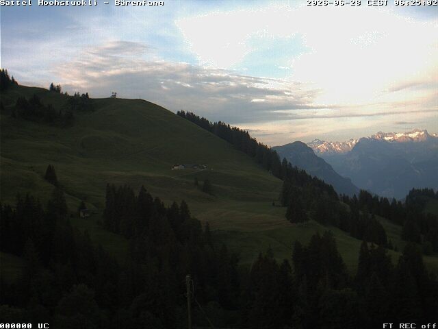 Archived image Webcam mountain restaurant Bärenfang, Hochstuckli Sattel