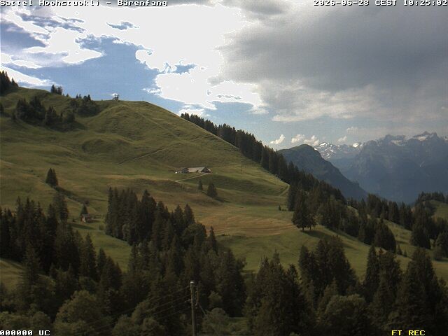 Archived image Webcam mountain restaurant Bärenfang, Hochstuckli Sattel