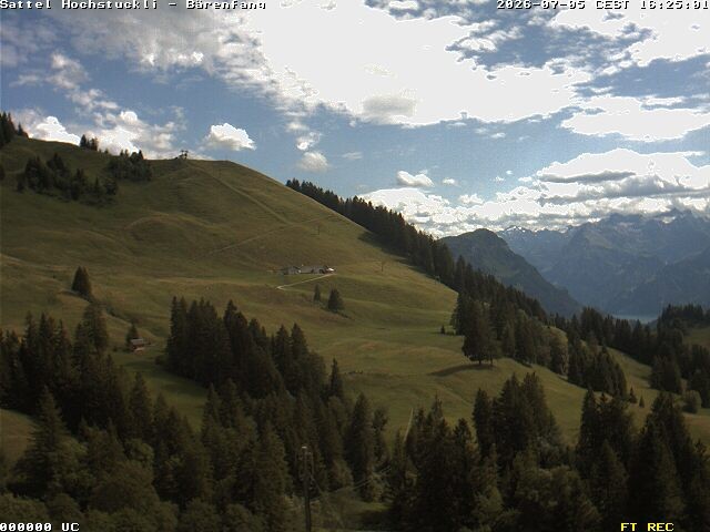 Archived image Webcam mountain restaurant Bärenfang, Hochstuckli Sattel