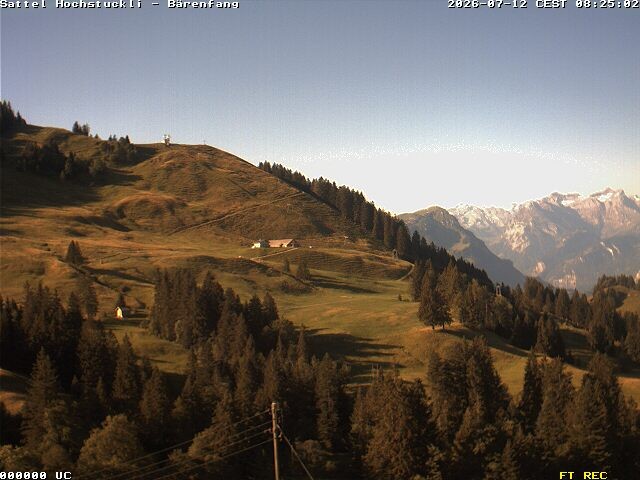 Archived image Webcam mountain restaurant Bärenfang, Hochstuckli Sattel