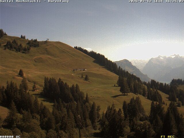 Archived image Webcam mountain restaurant Bärenfang, Hochstuckli Sattel