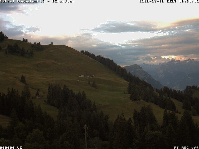 Archived image Webcam mountain restaurant Bärenfang, Hochstuckli Sattel