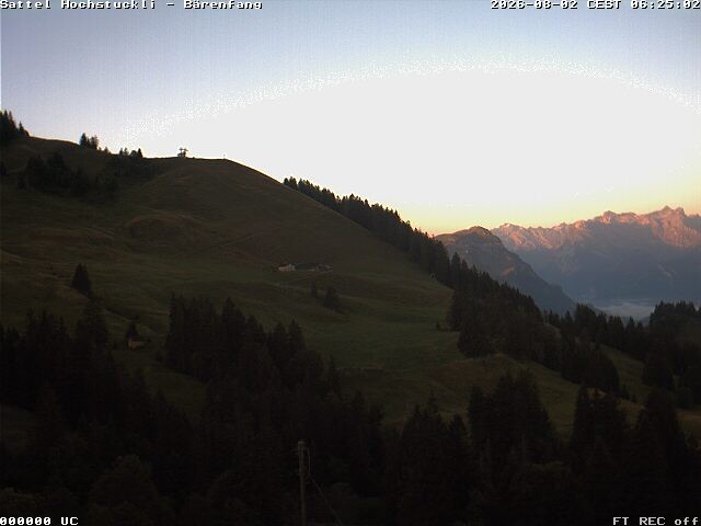 Archived image Webcam mountain restaurant Bärenfang, Hochstuckli Sattel