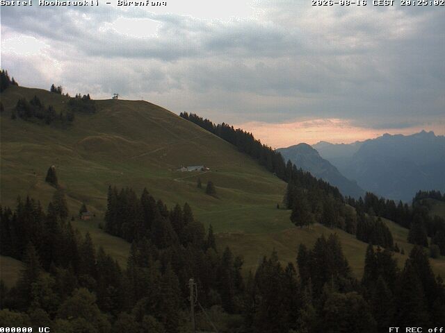 Archived image Webcam mountain restaurant Bärenfang, Hochstuckli Sattel