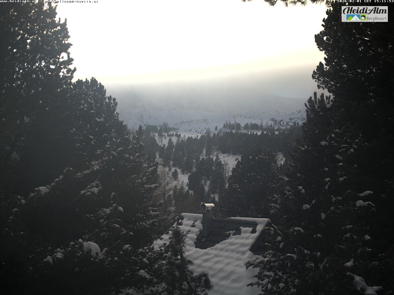 Archiv Foto Webcam Rödresnock (2310m, links), Sonntagstal (mitte) und Falkert Spitz (2308m, rechts)