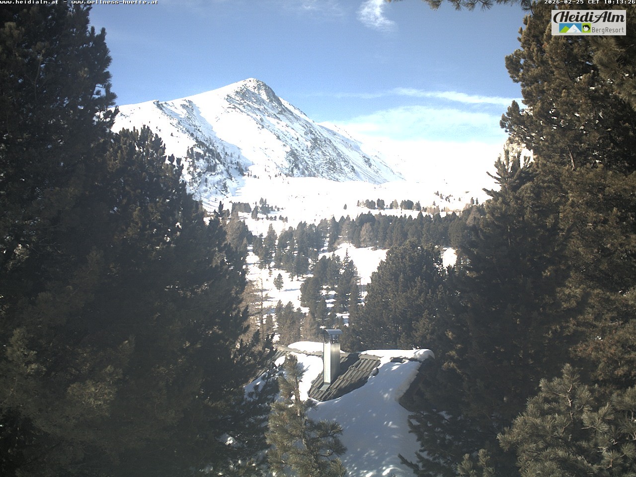 Archiv Foto Webcam Rödresnock (2310m, links), Sonntagstal (mitte) und Falkert Spitz (2308m, rechts)