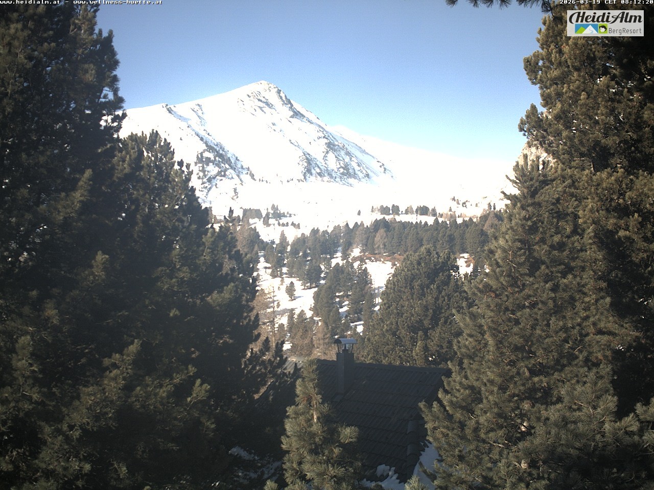 Archiv Foto Webcam Rödresnock (2310m, links), Sonntagstal (mitte) und Falkert Spitz (2308m, rechts)