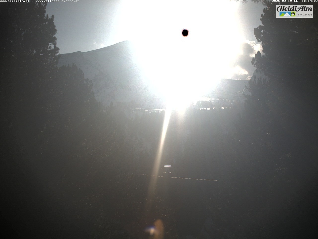 Archiv Foto Webcam Rödresnock (2310m, links), Sonntagstal (mitte) und Falkert Spitz (2308m, rechts)