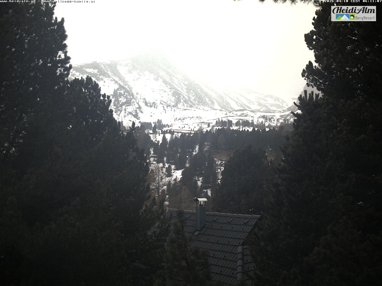 Archiv Foto Webcam Rödresnock (2310m, links), Sonntagstal (mitte) und Falkert Spitz (2308m, rechts)