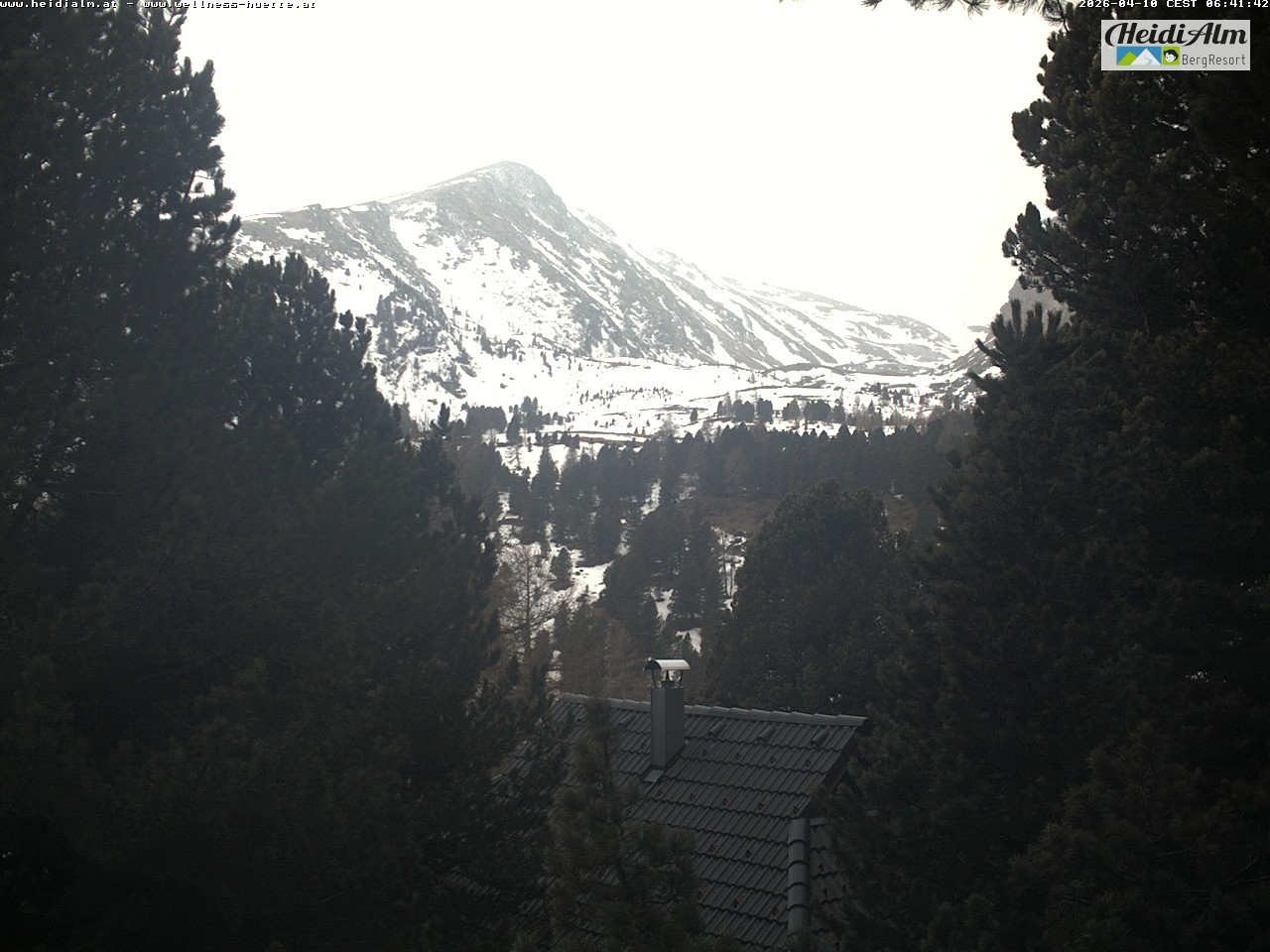 Archiv Foto Webcam Rödresnock (2310m, links), Sonntagstal (mitte) und Falkert Spitz (2308m, rechts)