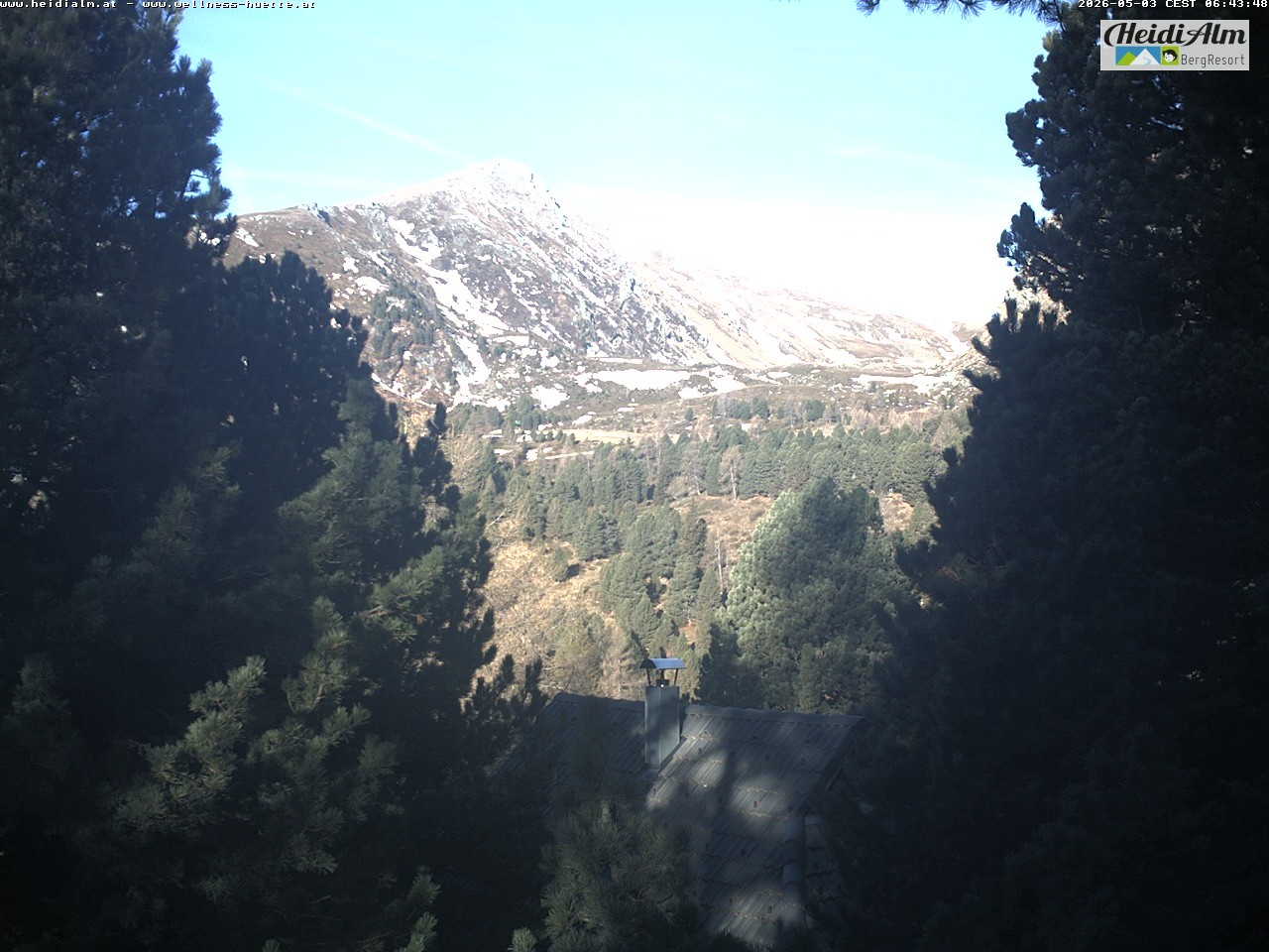 Archiv Foto Webcam Rödresnock (2310m, links), Sonntagstal (mitte) und Falkert Spitz (2308m, rechts)