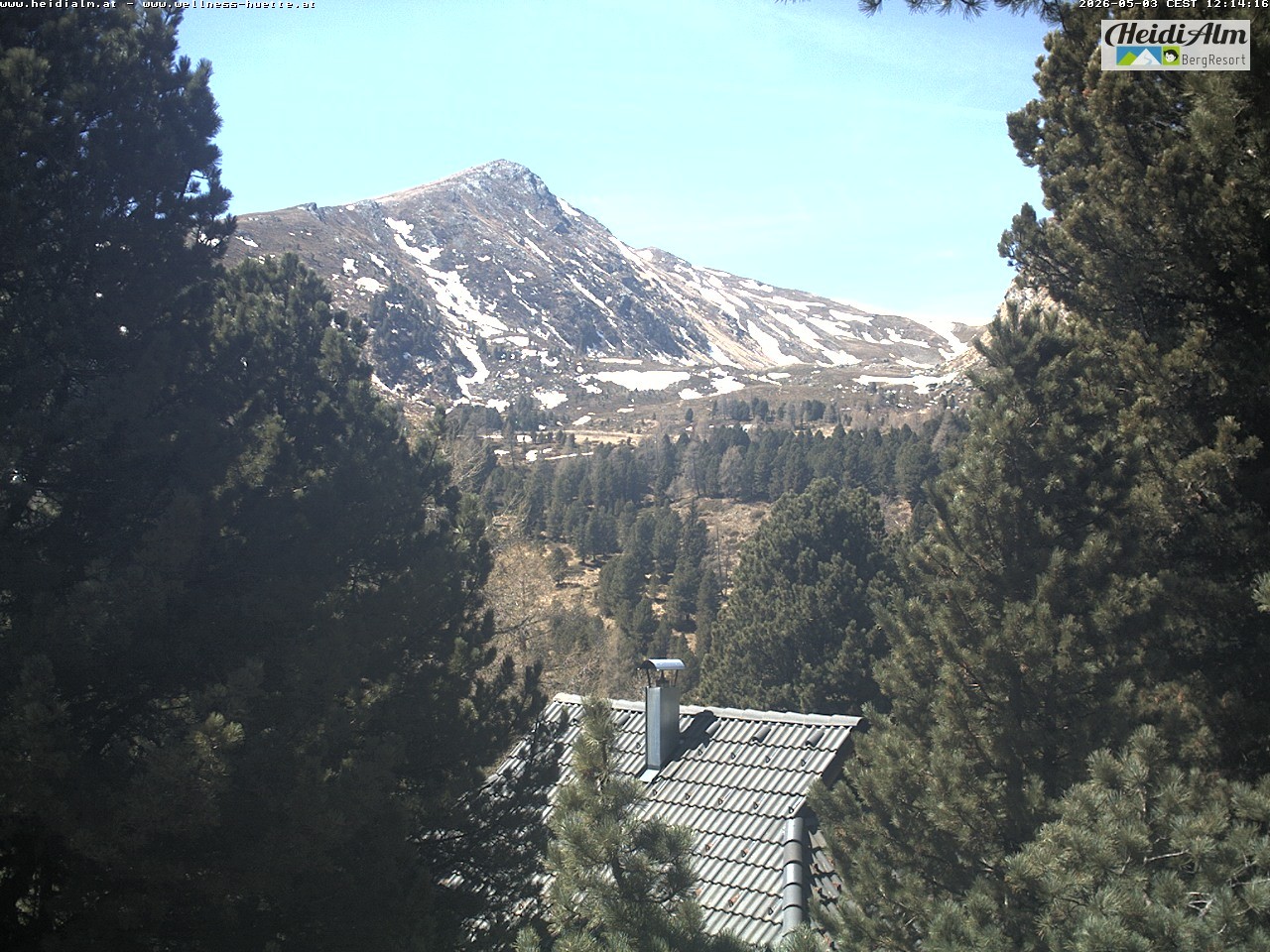 Archiv Foto Webcam Rödresnock (2310m, links), Sonntagstal (mitte) und Falkert Spitz (2308m, rechts)