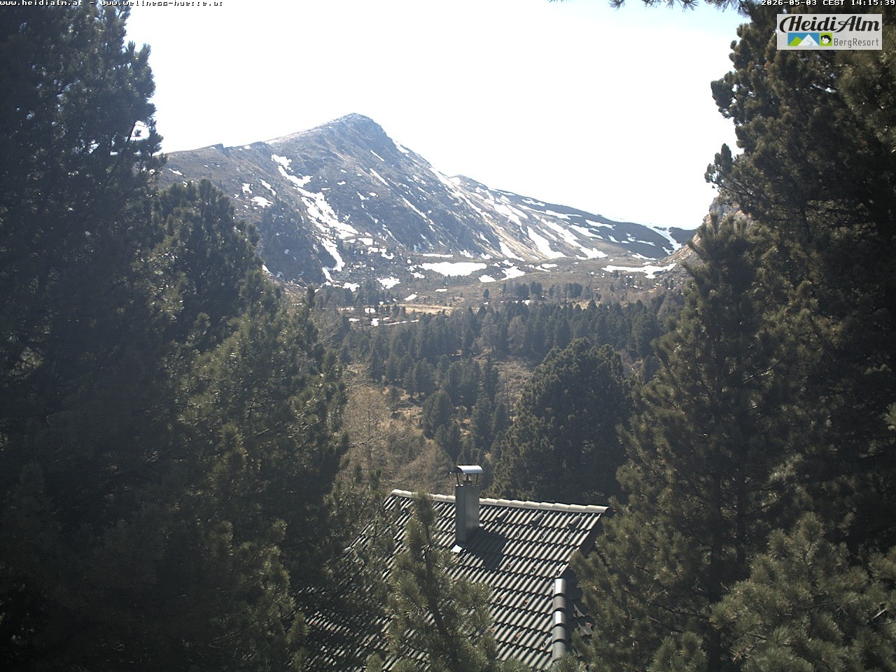 Archiv Foto Webcam Rödresnock (2310m, links), Sonntagstal (mitte) und Falkert Spitz (2308m, rechts)