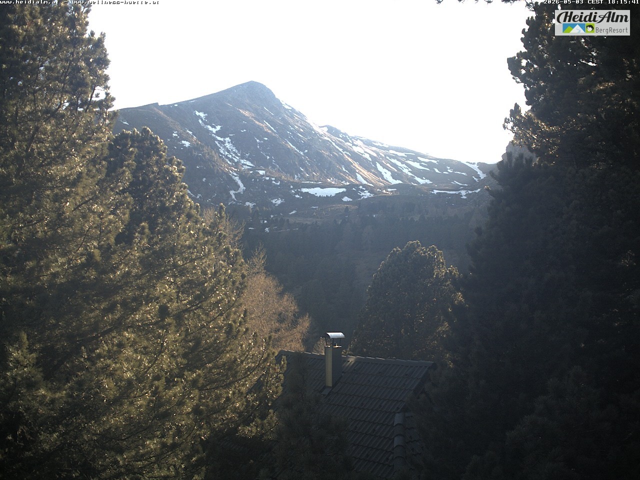 Archiv Foto Webcam Rödresnock (2310m, links), Sonntagstal (mitte) und Falkert Spitz (2308m, rechts)