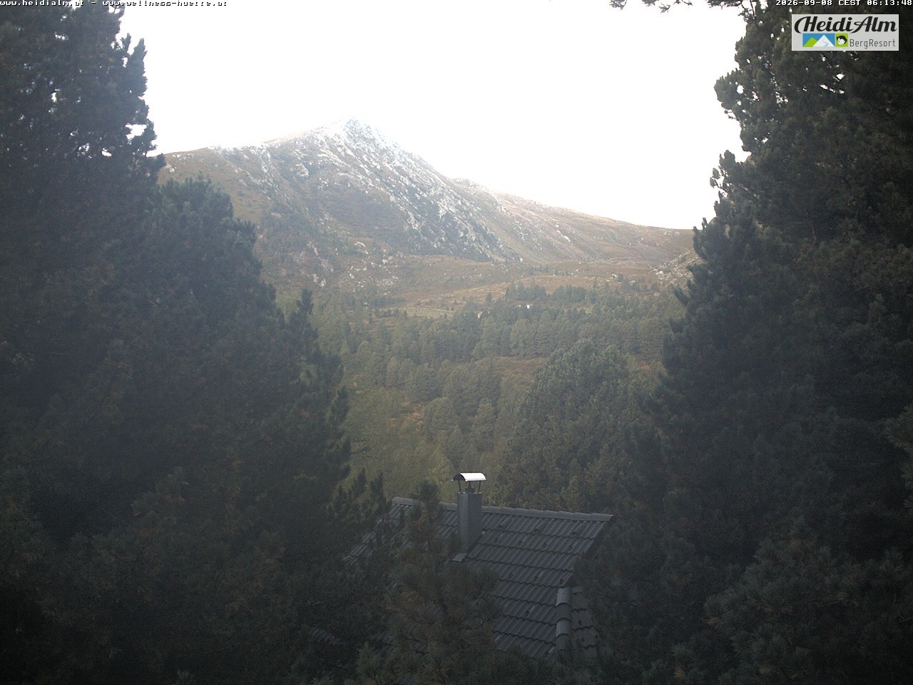 Archiv Foto Webcam Rödresnock (2310m, links), Sonntagstal (mitte) und Falkert Spitz (2308m, rechts)