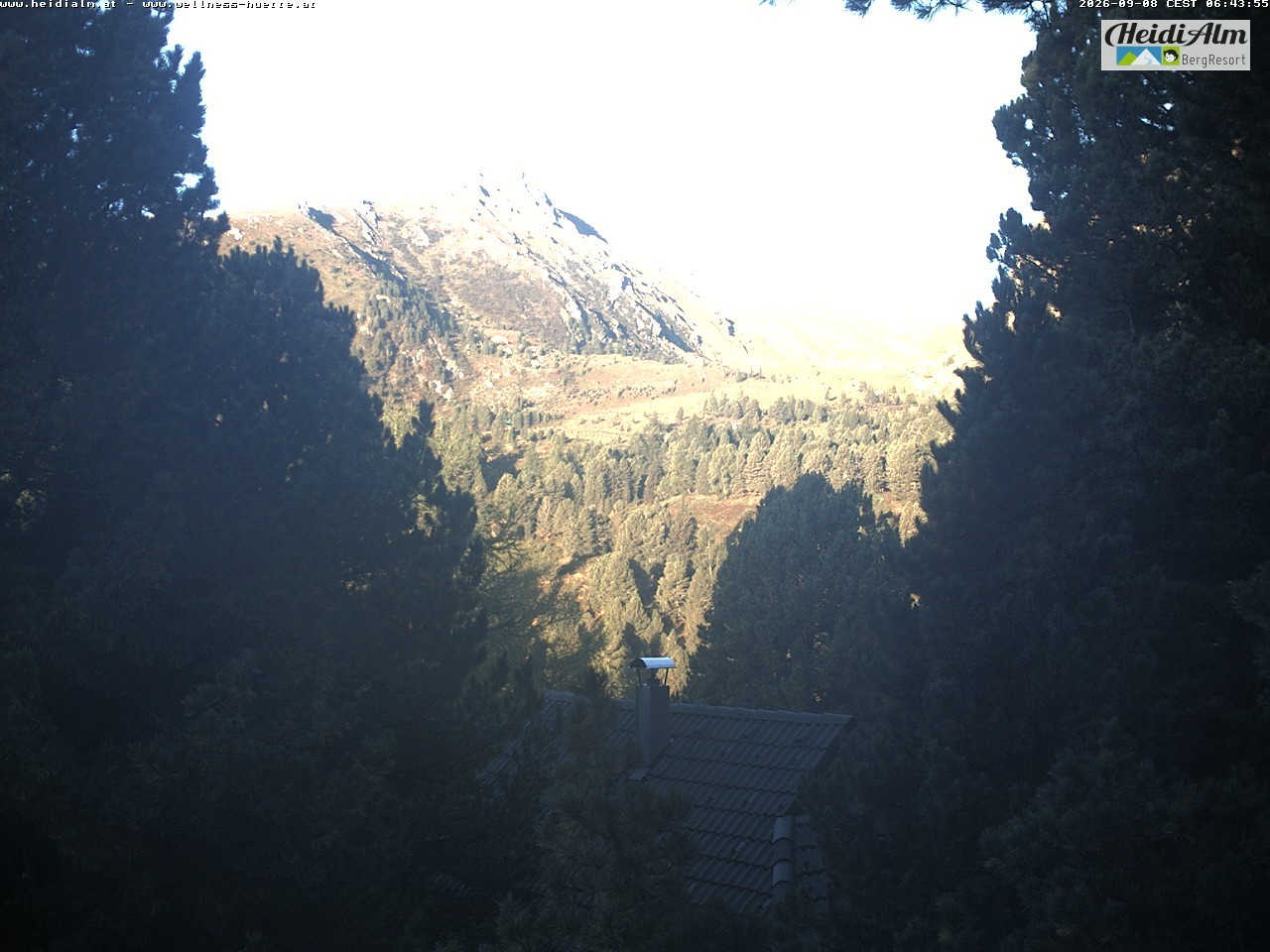 Archiv Foto Webcam Rödresnock (2310m, links), Sonntagstal (mitte) und Falkert Spitz (2308m, rechts)