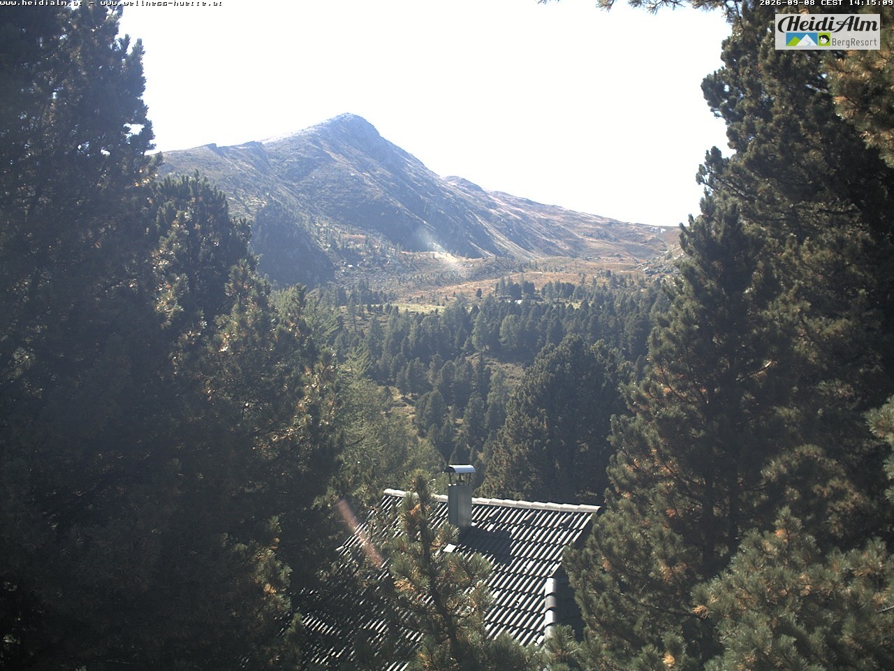 Archiv Foto Webcam Rödresnock (2310m, links), Sonntagstal (mitte) und Falkert Spitz (2308m, rechts)
