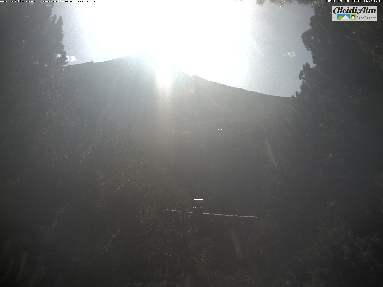 Archiv Foto Webcam Rödresnock (2310m, links), Sonntagstal (mitte) und Falkert Spitz (2308m, rechts)