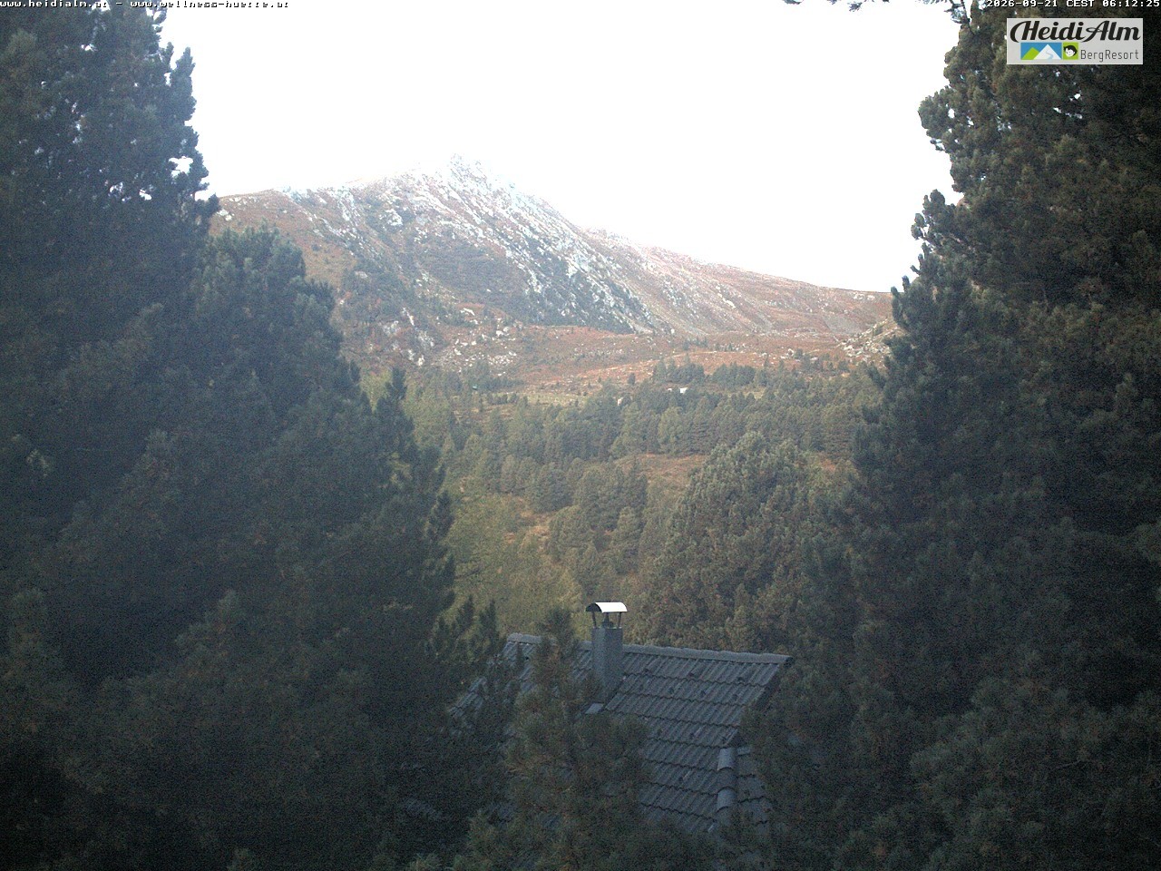 Archiv Foto Webcam Rödresnock (2310m, links), Sonntagstal (mitte) und Falkert Spitz (2308m, rechts)