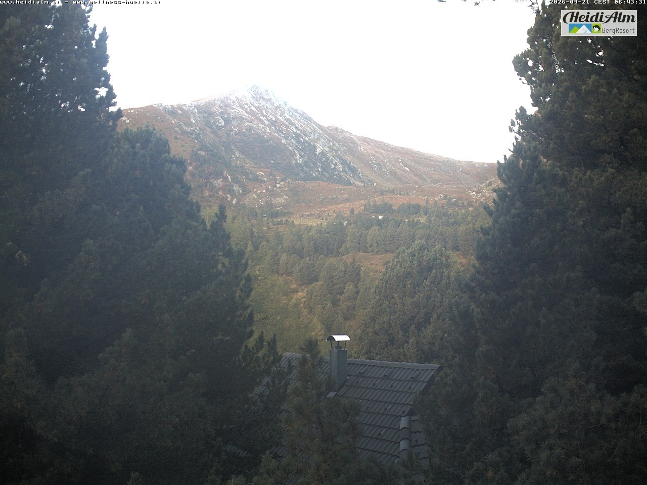 Archiv Foto Webcam Rödresnock (2310m, links), Sonntagstal (mitte) und Falkert Spitz (2308m, rechts)