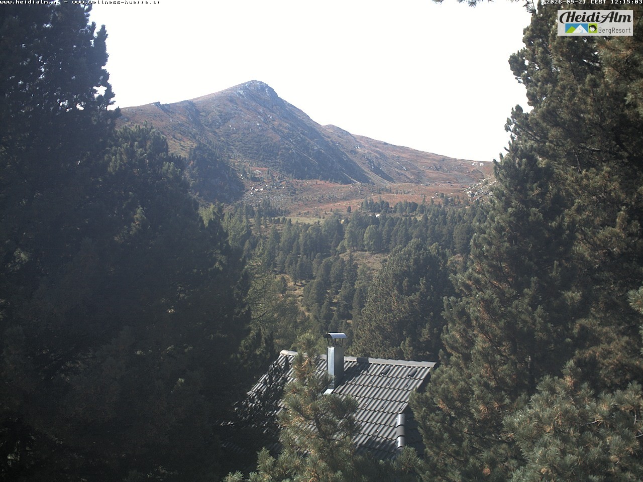Archiv Foto Webcam Rödresnock (2310m, links), Sonntagstal (mitte) und Falkert Spitz (2308m, rechts)