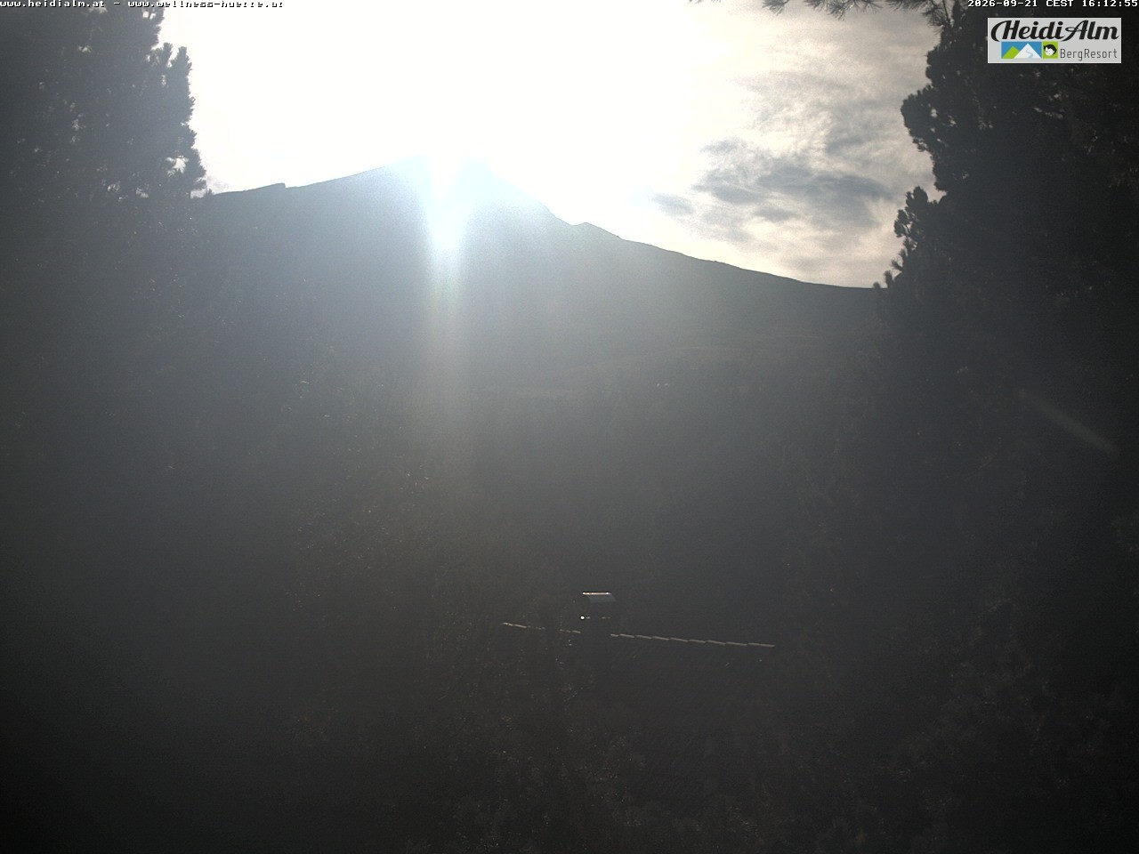 Archiv Foto Webcam Rödresnock (2310m, links), Sonntagstal (mitte) und Falkert Spitz (2308m, rechts)