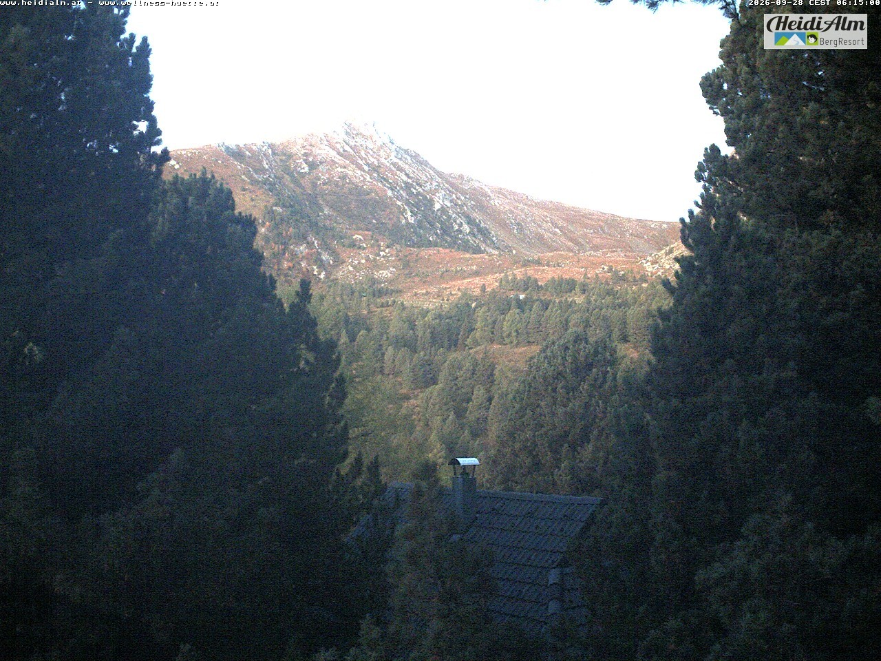 Archiv Foto Webcam Rödresnock (2310m, links), Sonntagstal (mitte) und Falkert Spitz (2308m, rechts)