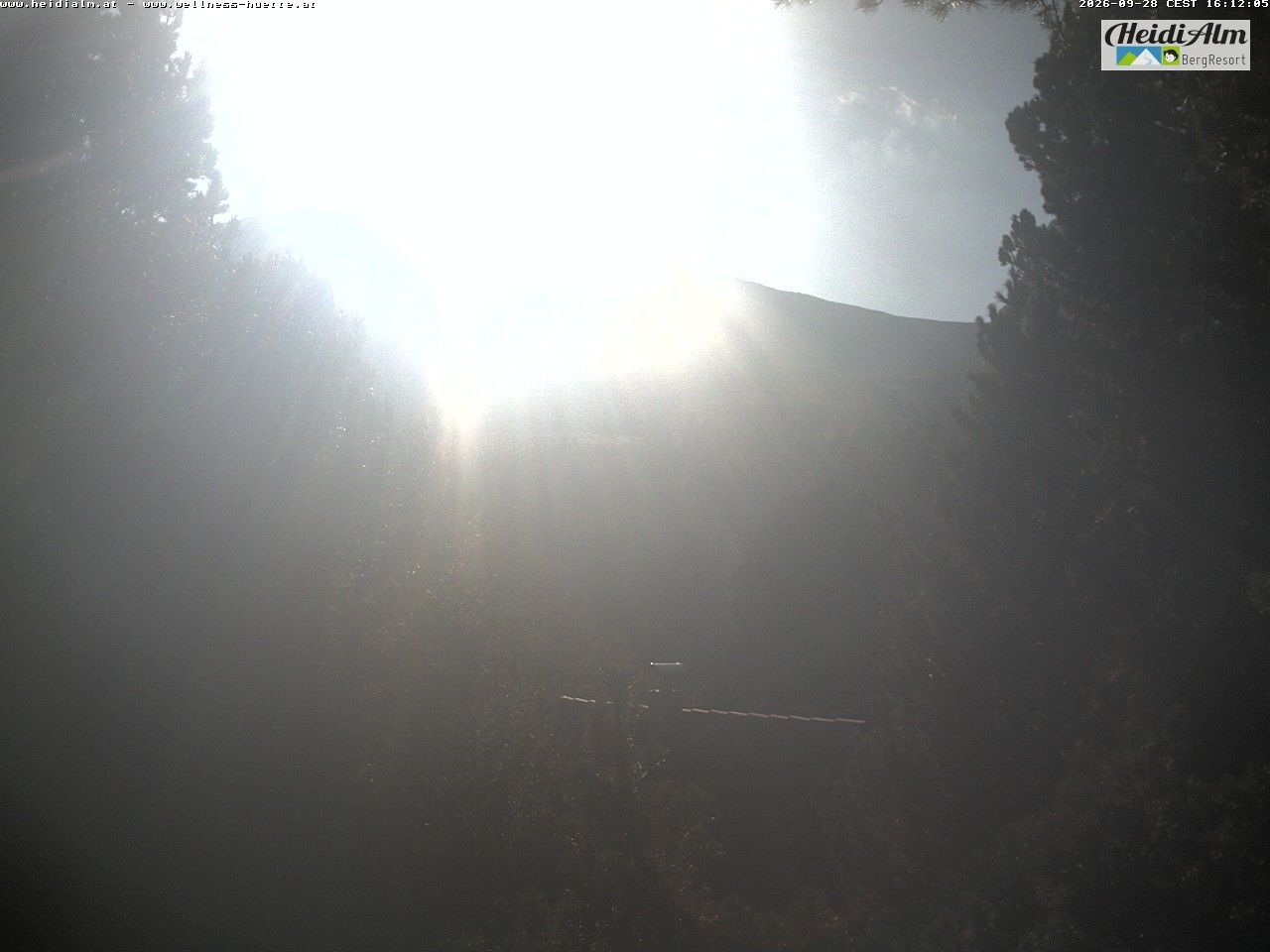Archiv Foto Webcam Rödresnock (2310m, links), Sonntagstal (mitte) und Falkert Spitz (2308m, rechts)