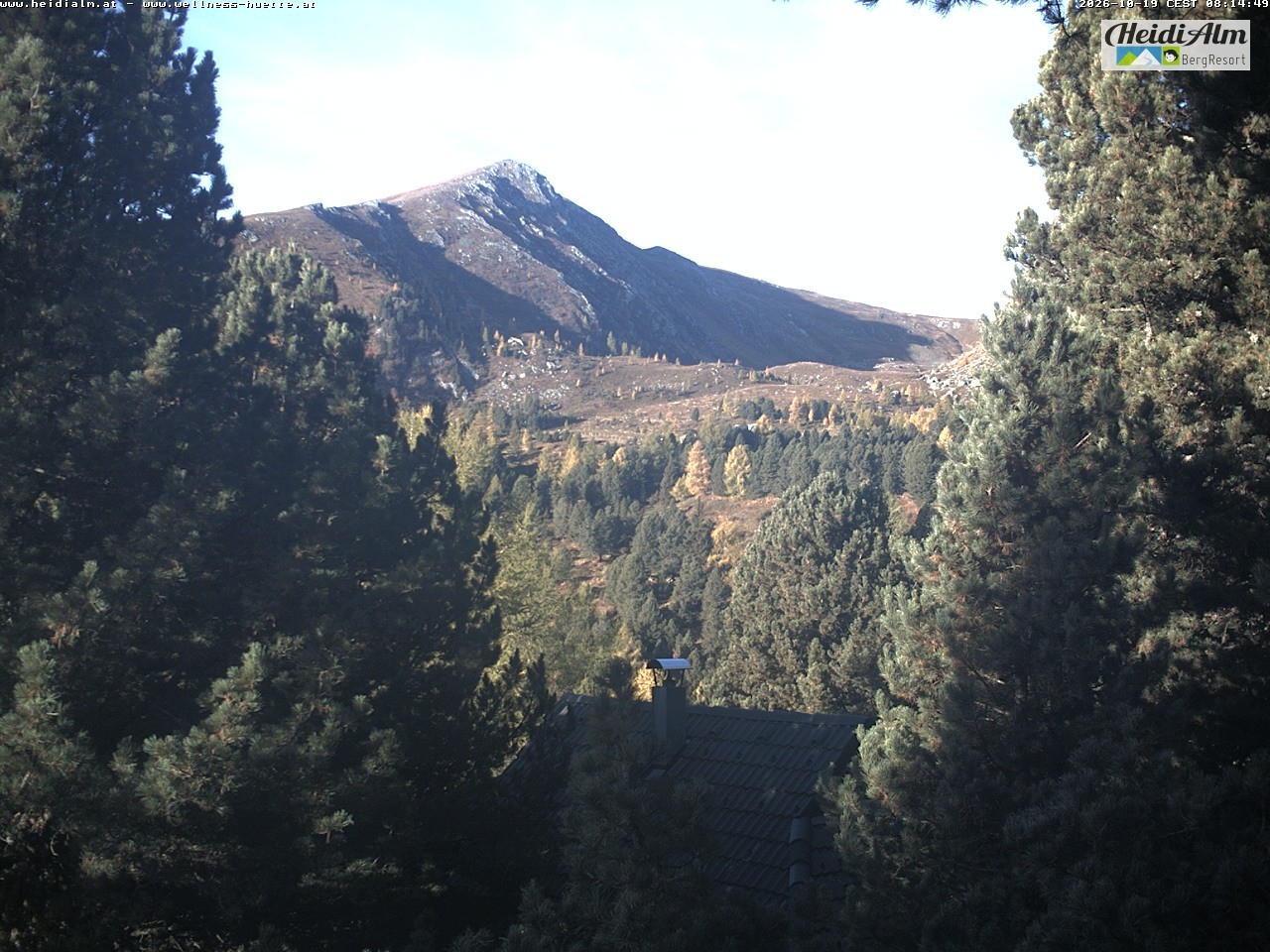Archiv Foto Webcam Rödresnock (2310m, links), Sonntagstal (mitte) und Falkert Spitz (2308m, rechts)