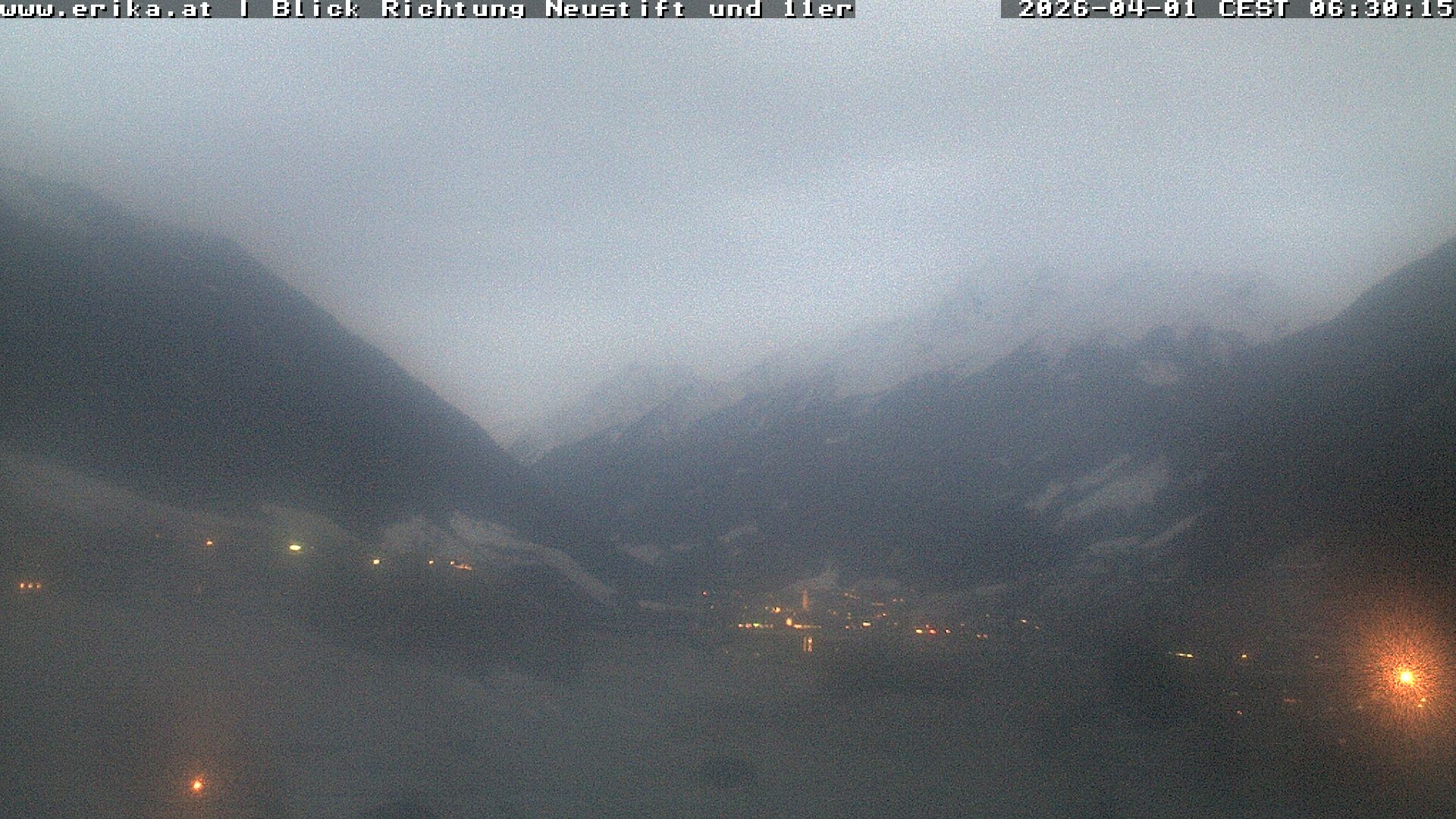 Archived image Webcam Neustift: View of the Stubai Glacier
