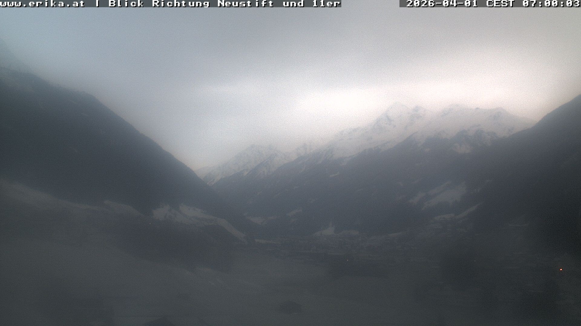 Archived image Webcam Neustift: View of the Stubai Glacier