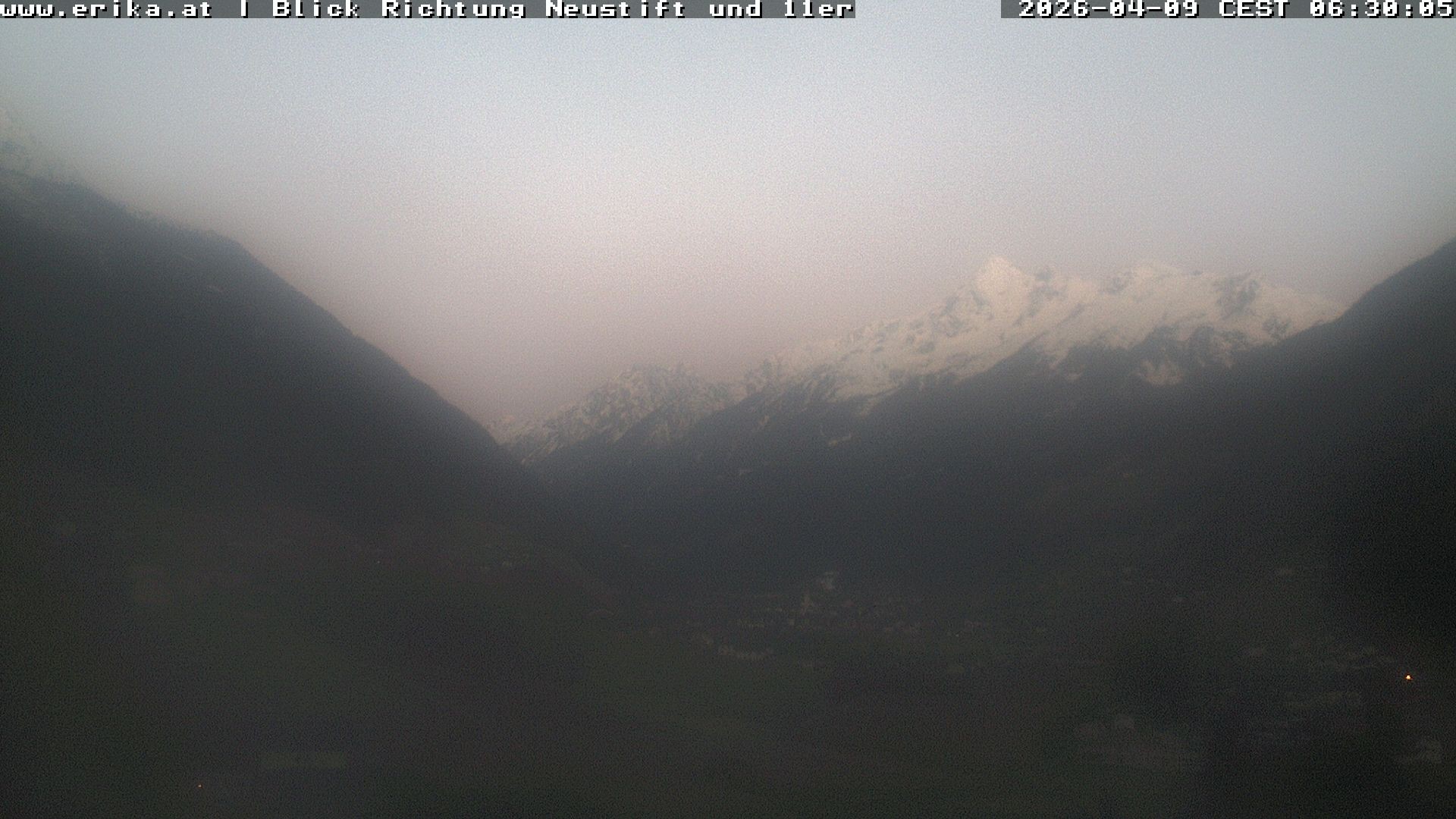 Archived image Webcam Neustift: View of the Stubai Glacier
