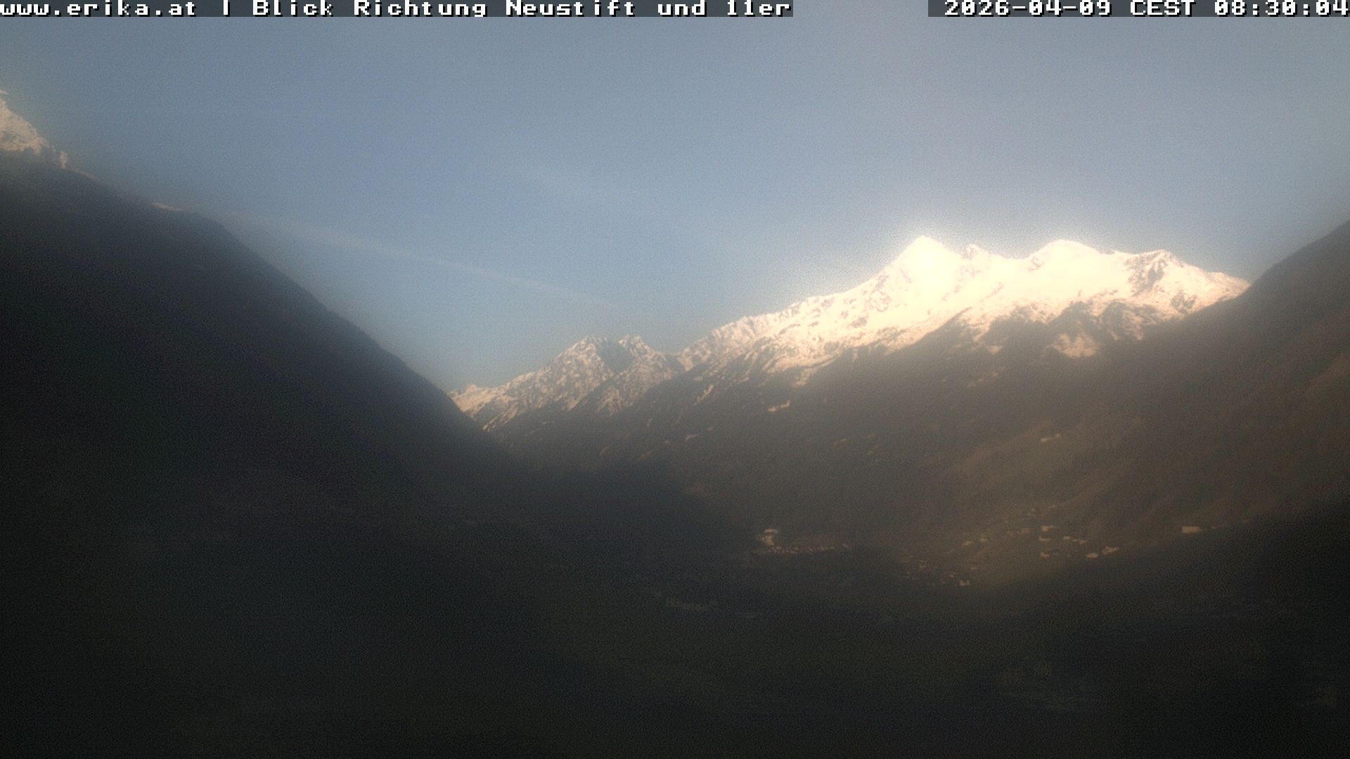 Archived image Webcam Neustift: View of the Stubai Glacier