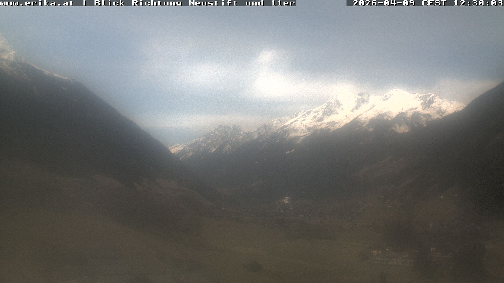 Archived image Webcam Neustift: View of the Stubai Glacier