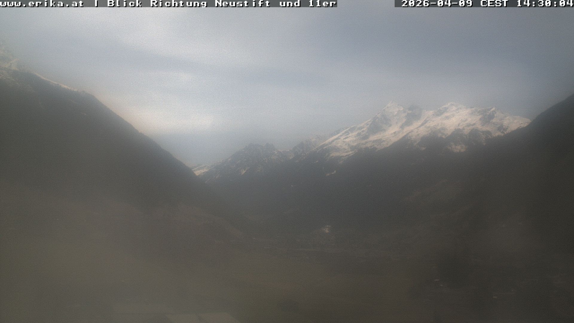 Archived image Webcam Neustift: View of the Stubai Glacier