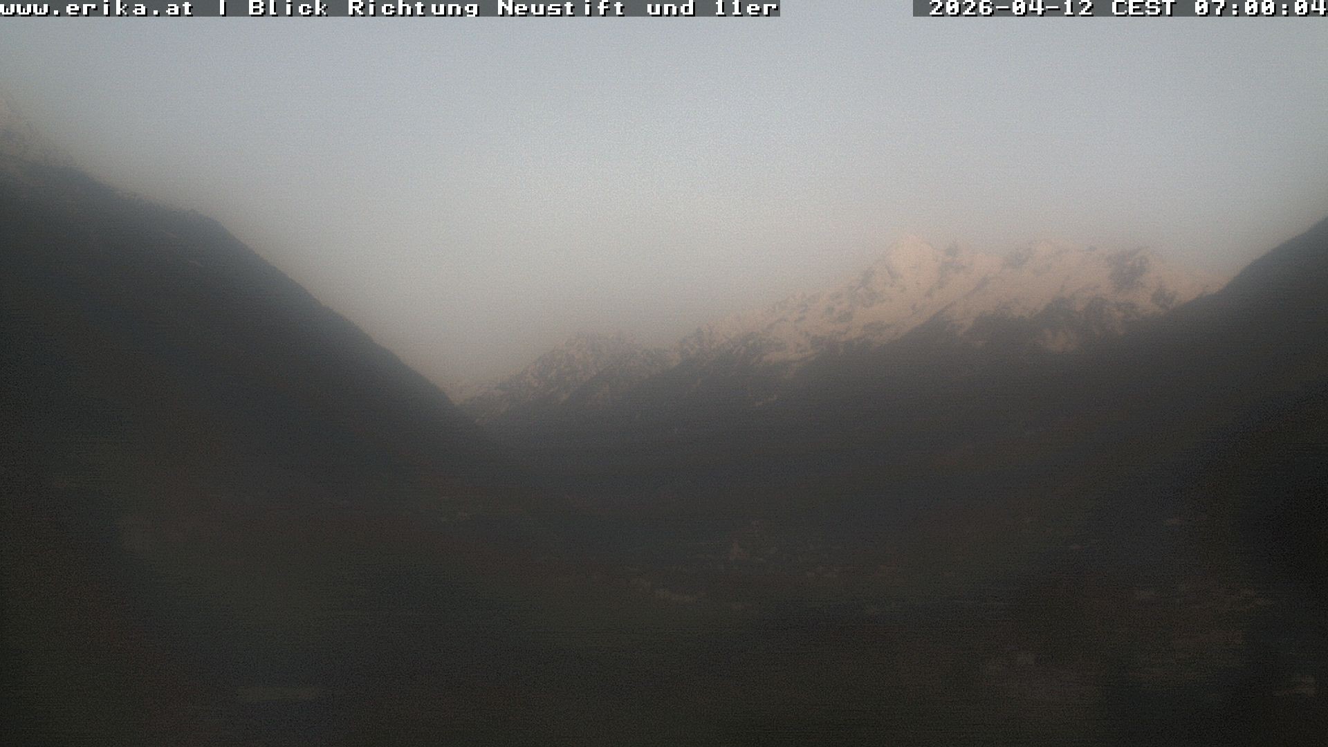 Archived image Webcam Neustift: View of the Stubai Glacier