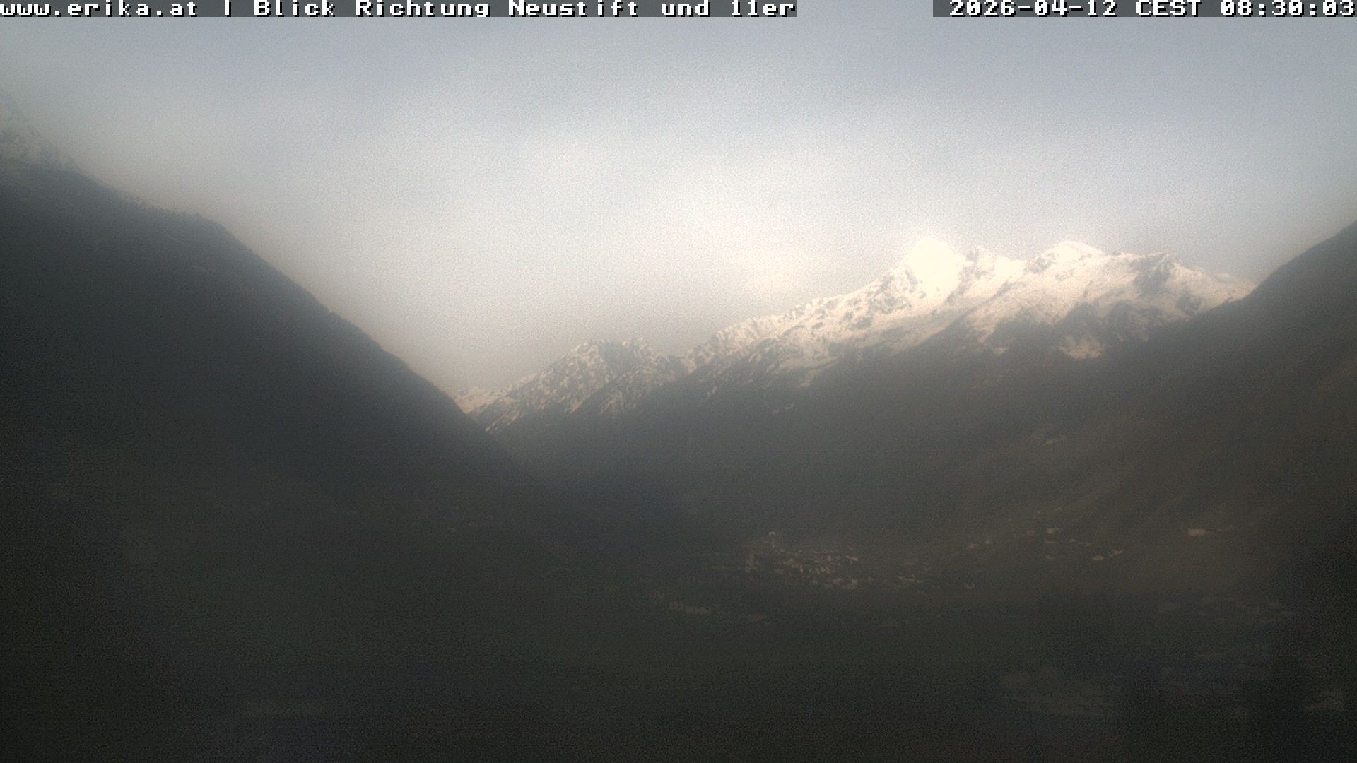 Archived image Webcam Neustift: View of the Stubai Glacier