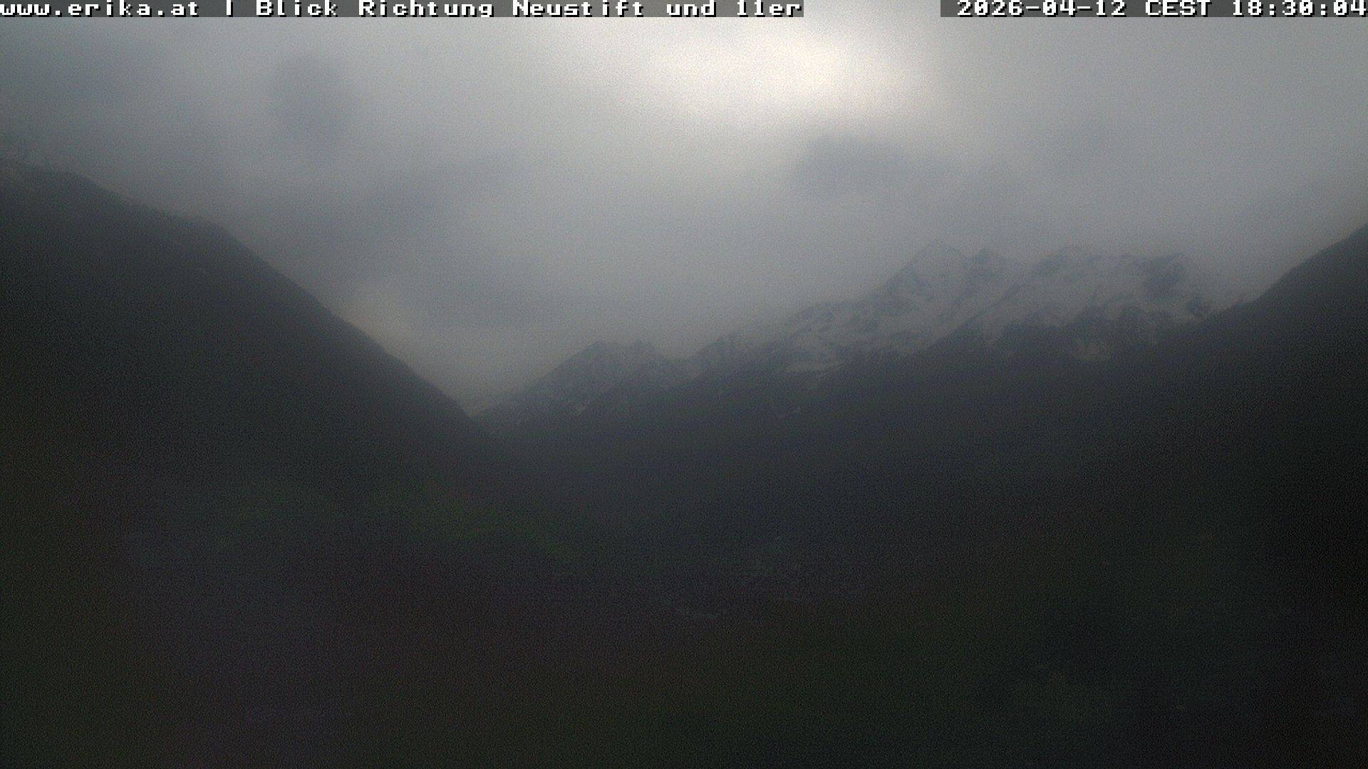 Archived image Webcam Neustift: View of the Stubai Glacier